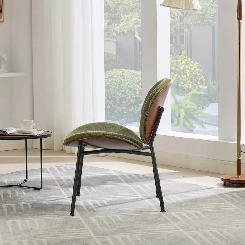 Chaise coquille moderne de style médiéval