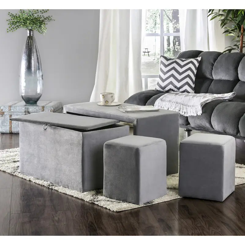 L'ensemble moderne de quatre pièces en similicuir comprend un banc et un tabouret.