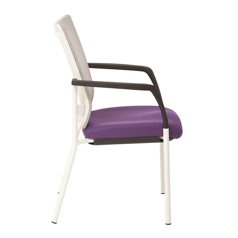 Chaise visiteur en tissu avec dossier en maille
