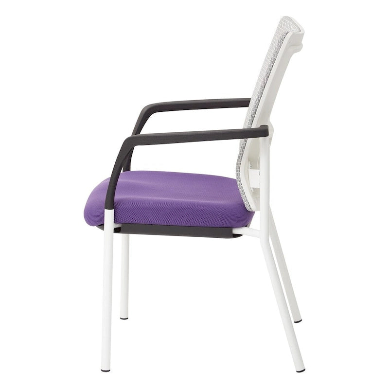 Chaise visiteur en tissu avec dossier en maille