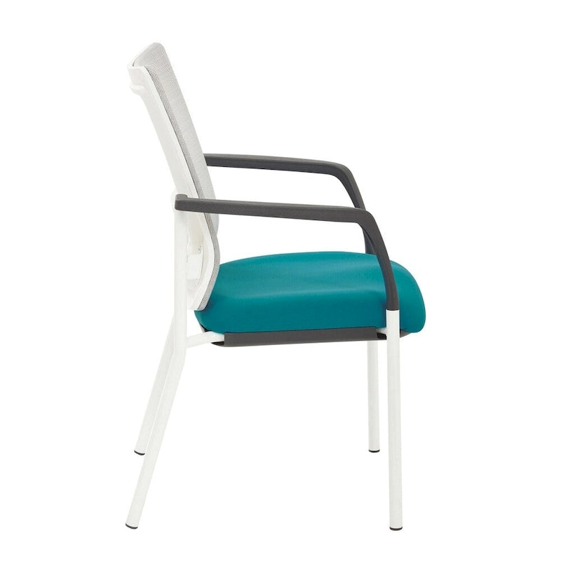 Chaise visiteur en tissu avec dossier en maille