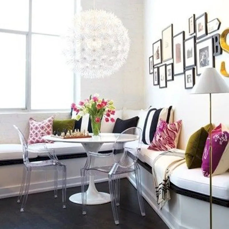 Chaise en acrylique transparent