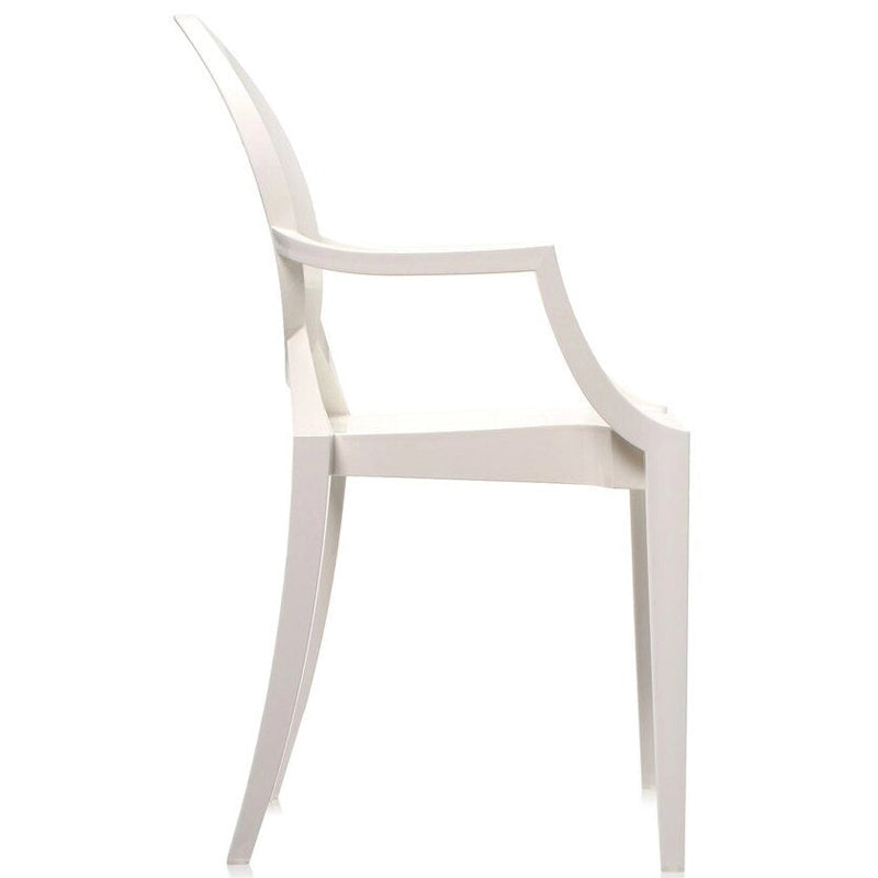 Chaise en acrylique transparent
